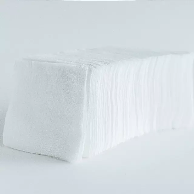 مسحات شاش مثقوبة _